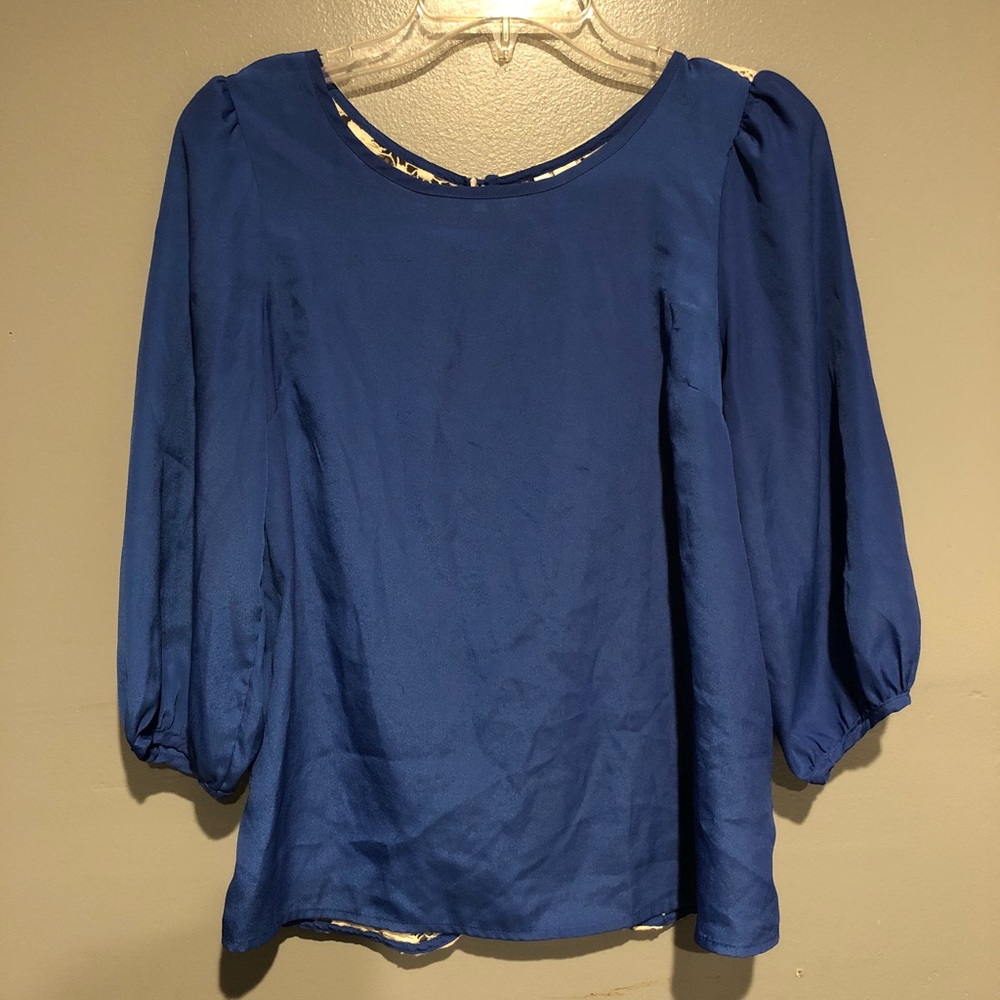 Blue back lace shirt